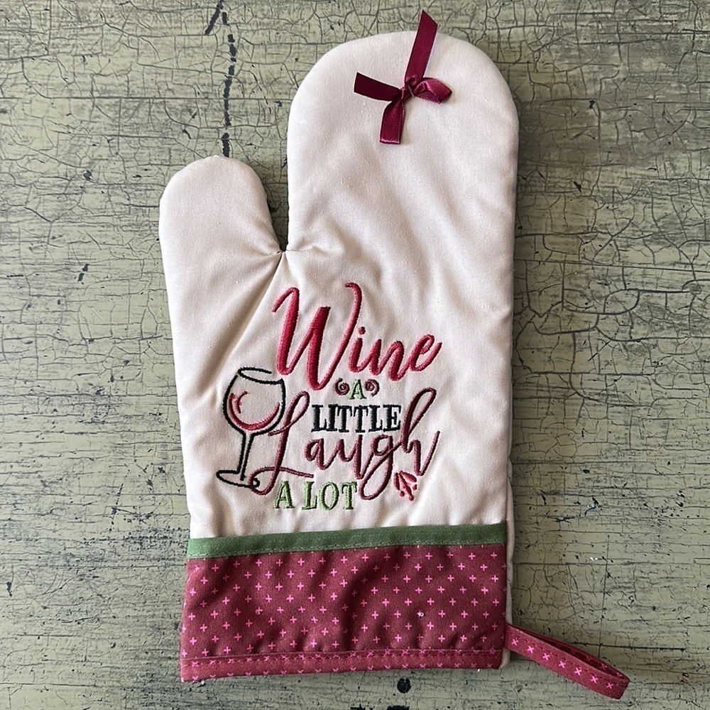 Nwot Wine A Little Laugh A Lot Oven Mitt